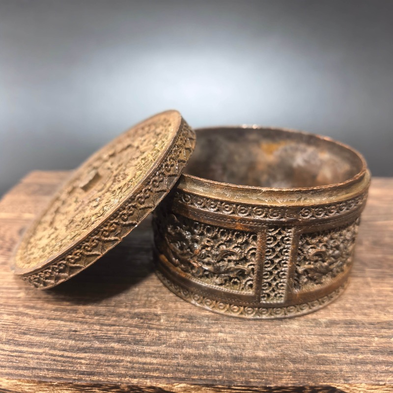 Chinese Retro Carved Metal Jew - огляд і ціна Vintage Collectible Jewelry