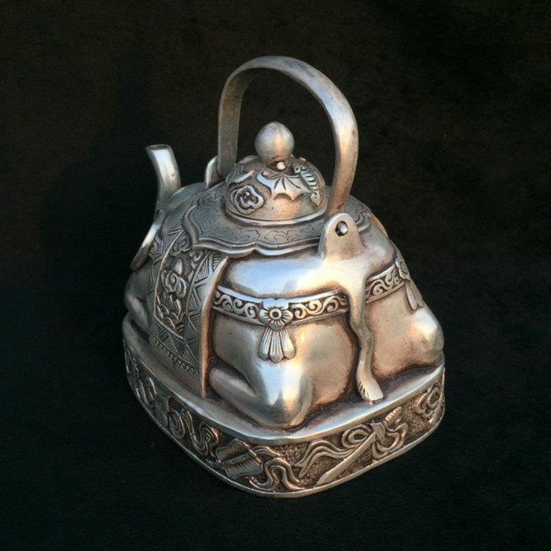 Antique Carved Elephant Statue - огляд і ціна Collectible Vintage Wine