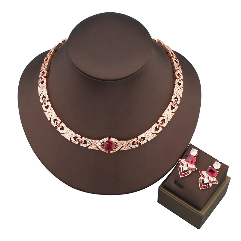 Designer Collection Style Stud - огляд і ціна Vintage Collectible Jewelry